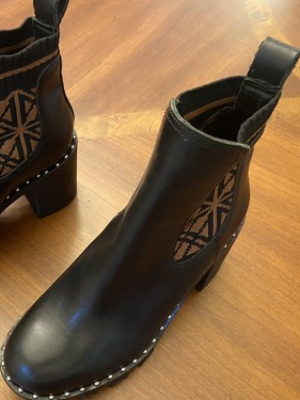 Antonio Melani 20th Anniversary Collection Mikee Logo Lug Sole Boots Size 6 $130